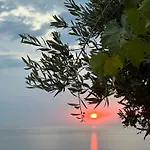 Elea Πανσιόν