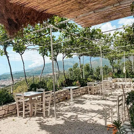 Guest house Elea Himare
